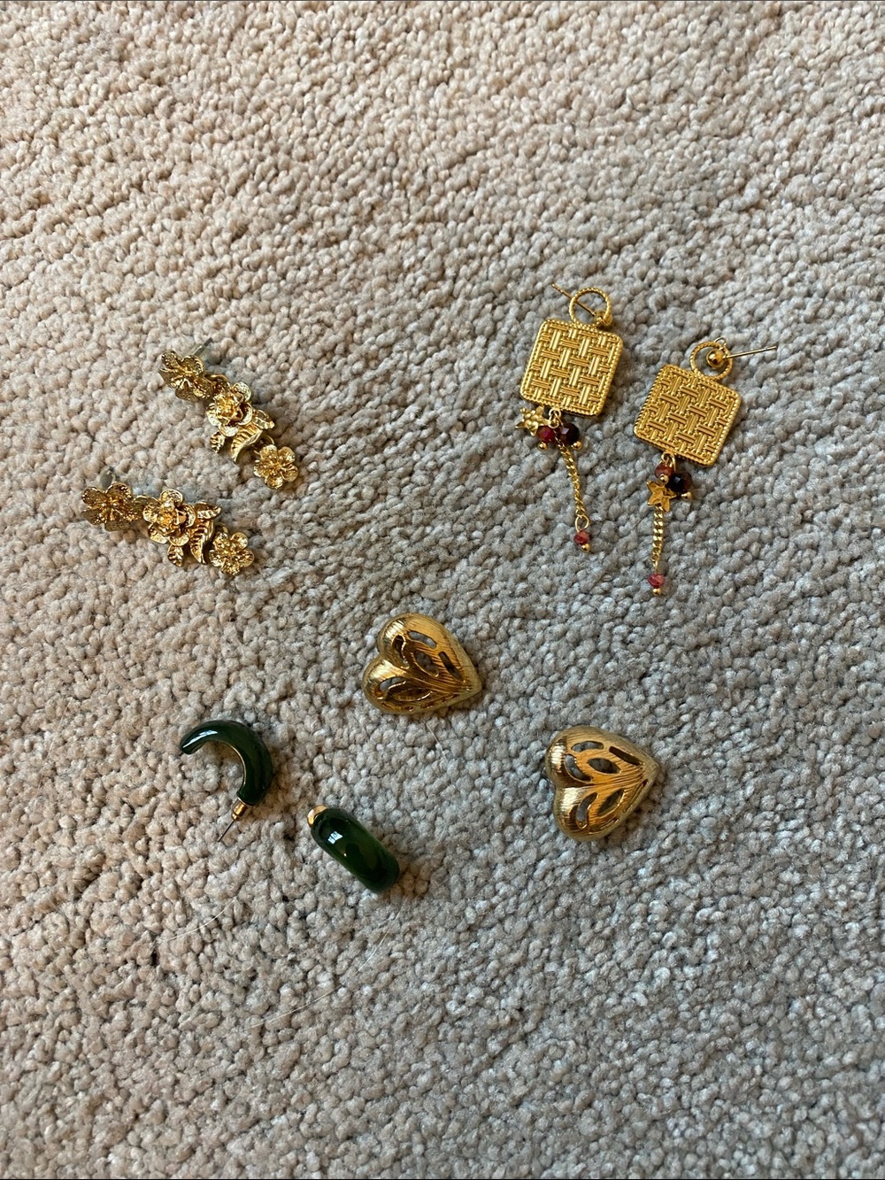 Bundle of Jewelry - 4 Earrings and 3 Necklaces